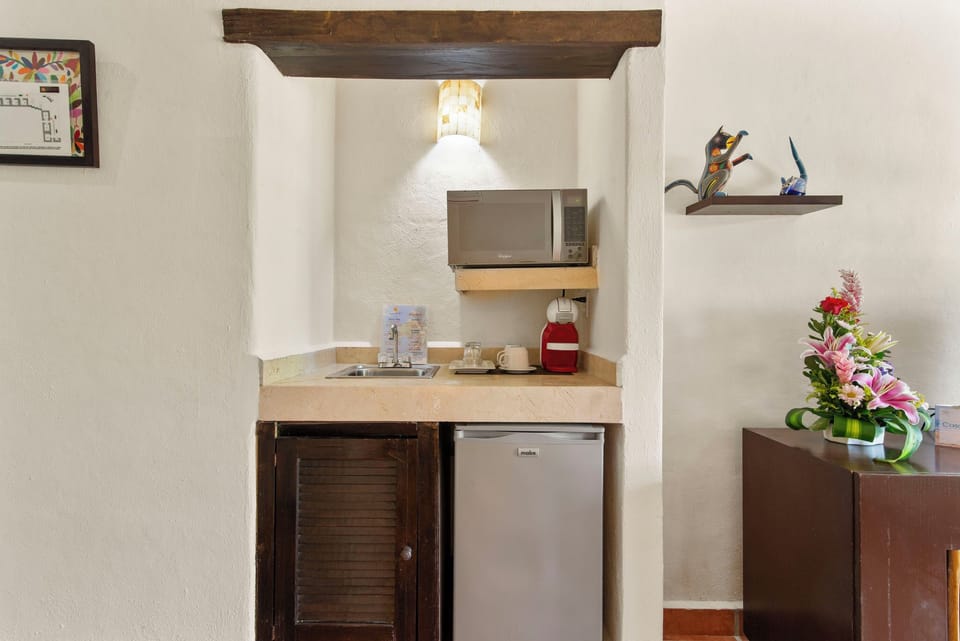 Deluxe Double Room | In-room safe, free cribs/infant beds, free WiFi, bed sheets