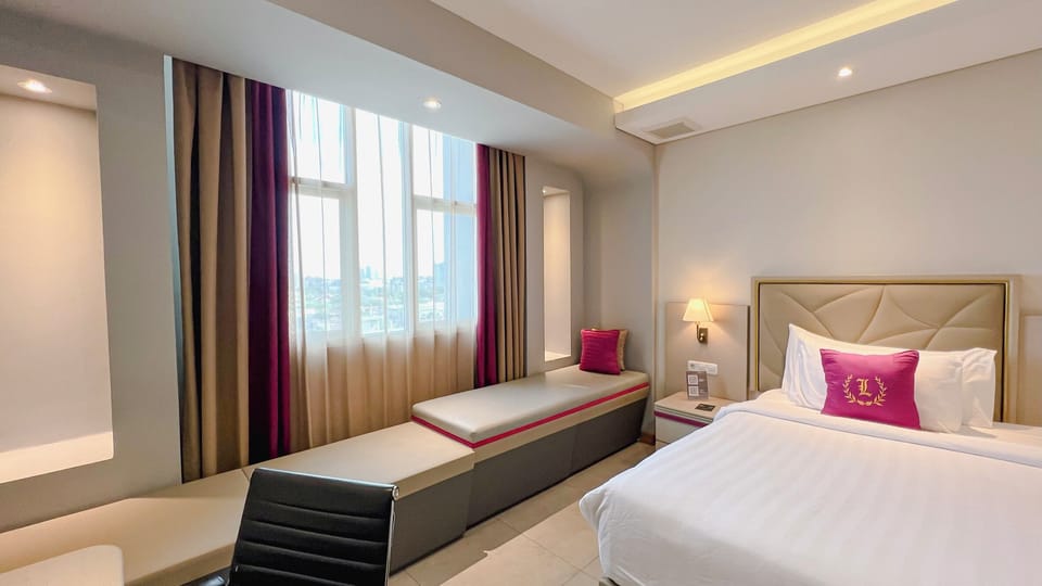 In-room safe, iron/ironing board, free WiFi, bed sheets