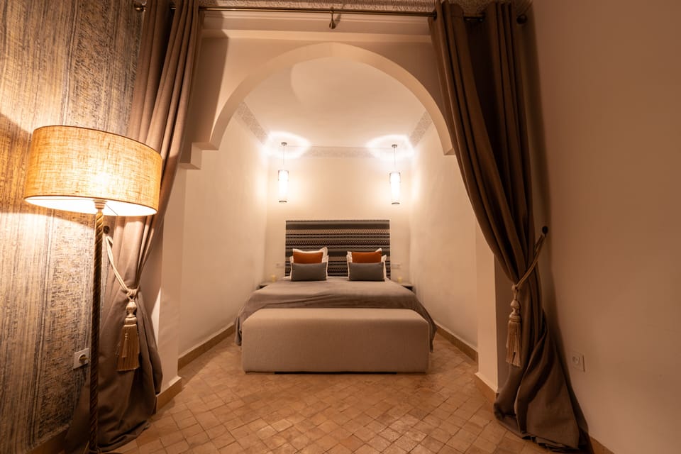 Suite | Free WiFi, bed sheets