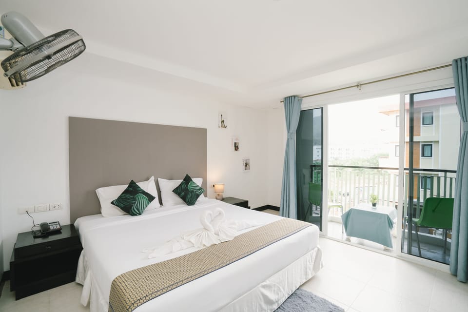 Free minibar items, iron/ironing board, free WiFi, bed sheets