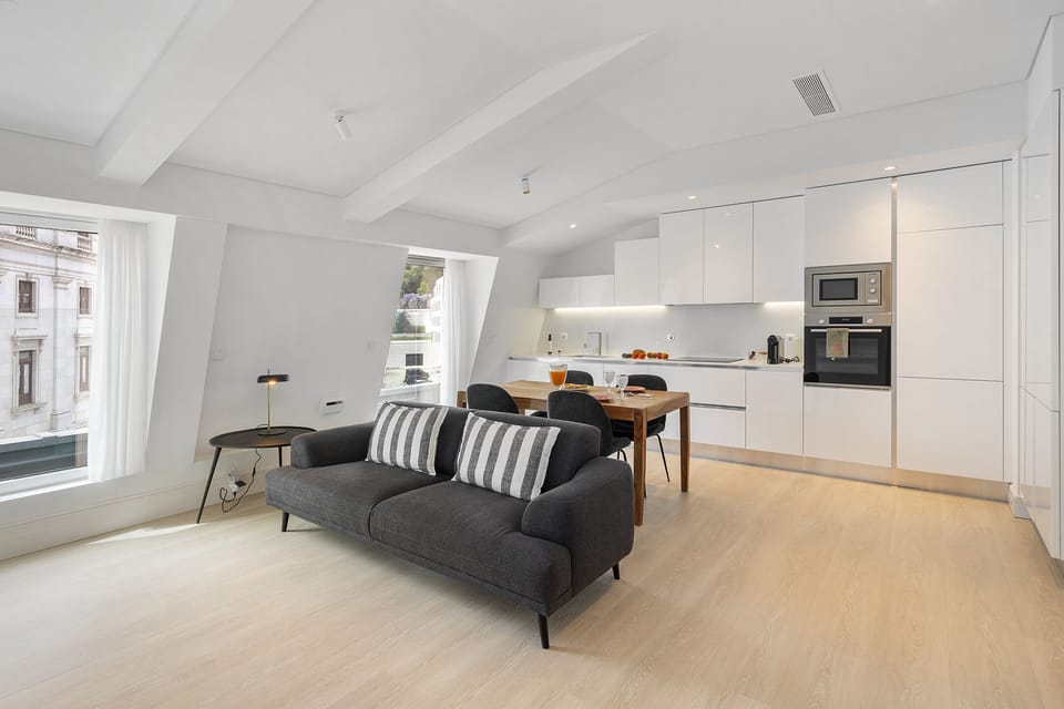 One Bedroom Penthouse | Living area | 32-inch Smart TV with cable channels, TV