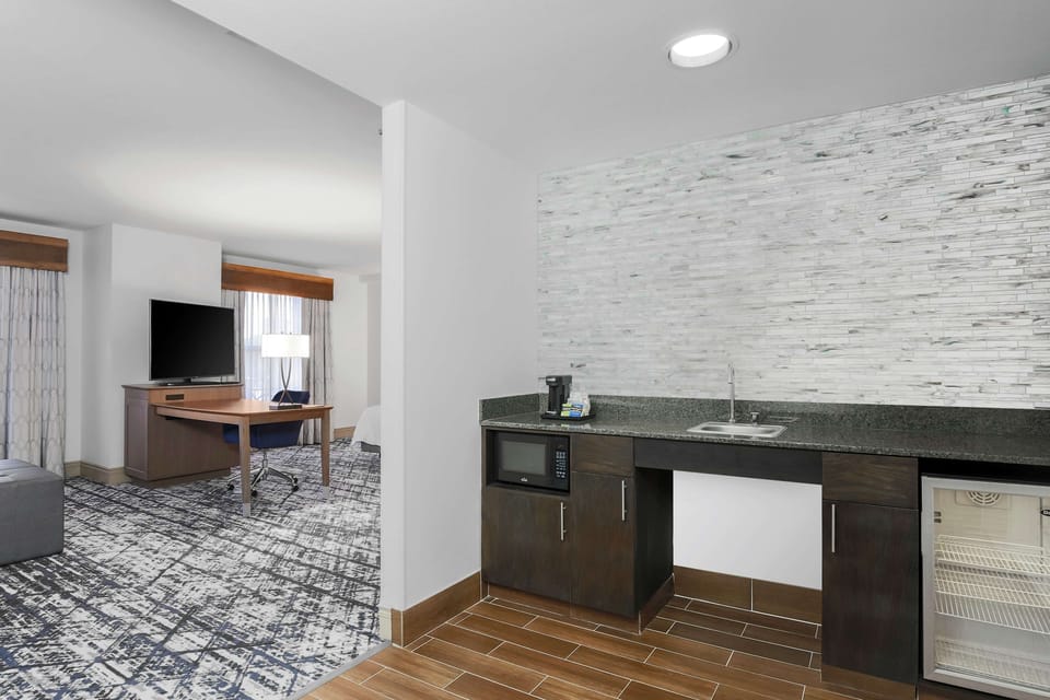 Studio Suite, 1 King Bed, Accessible, Bathtub | Minibar