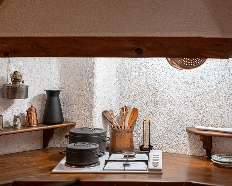 Deluxe Apartment | Private kitchen | Espresso maker, coffee/tea maker, fridge, microwave