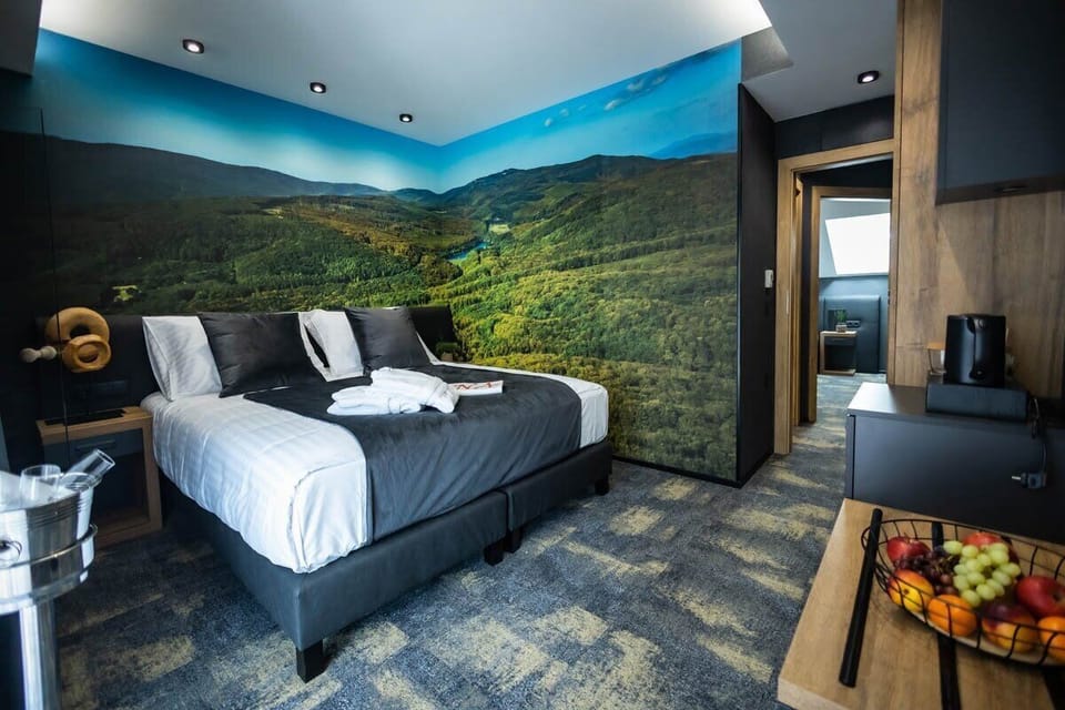 Deluxe Suite | In-room safe, blackout drapes, travel crib, WiFi (free)