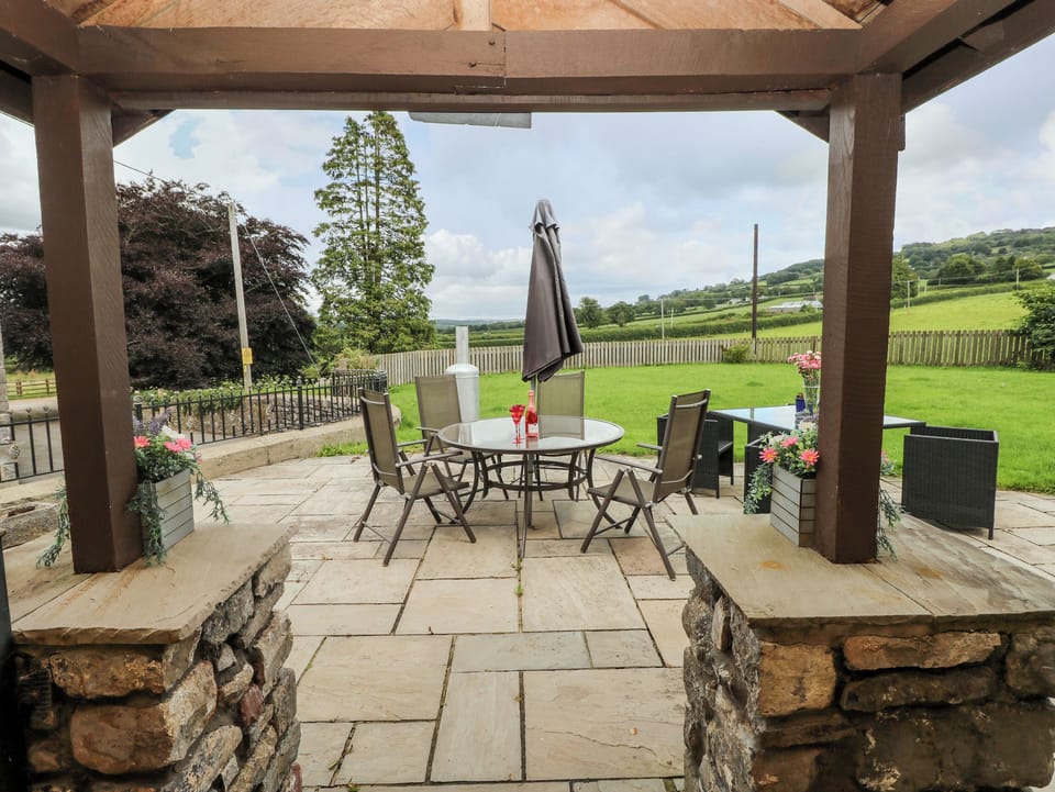 Cottage | Outdoor dining