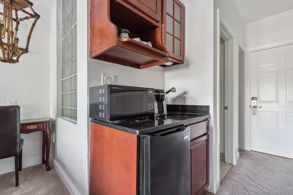 X Suite - Villa Suite, 1 Person Sized Jetted Tub, 1 King Bed, 1st Floor | Premium bedding, Tempur-Pedic beds, individually decorated