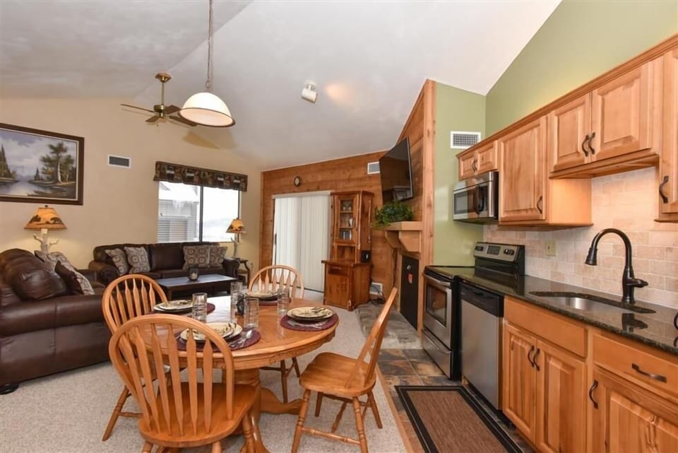 Condo, 1 Bedroom | Private kitchen | Coffee/tea maker, fridge, oven, toaster