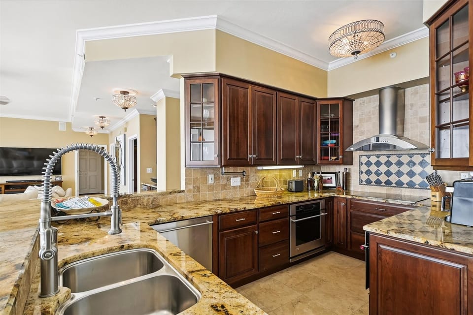 Condo, 3 Bedrooms | Private kitchen | Coffee/tea maker, fridge, oven, toaster