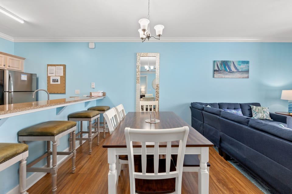 Condo, Multiple Beds, Hot Tub, Ocean View | Dining
