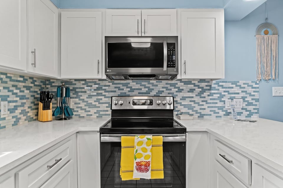 House, Multiple Beds, Kitchen | Private kitchen