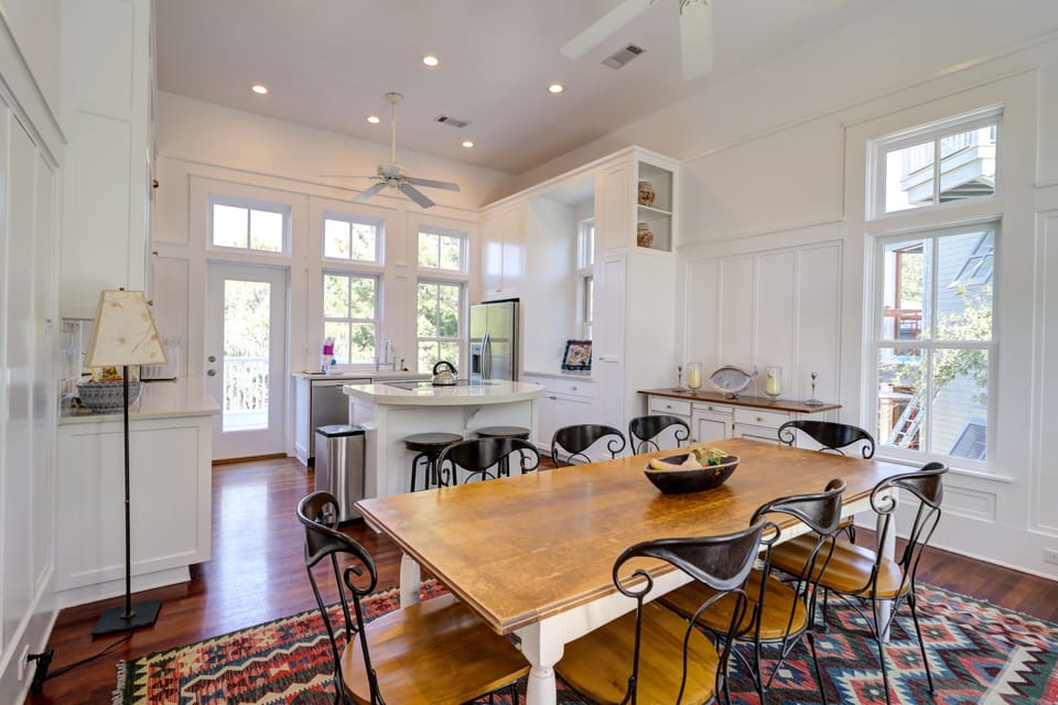 House, Multiple Beds, Patio | Dining