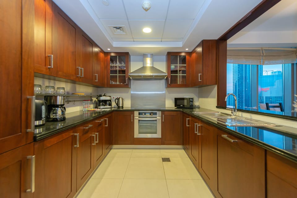 Design Apartment | Private kitchen | Fridge, microwave, oven, stovetop