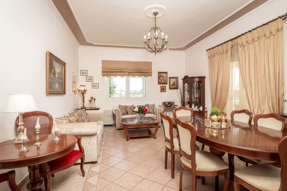 Family Villa | Living area | 32-inch Smart TV with digital channels, TV, Netflix