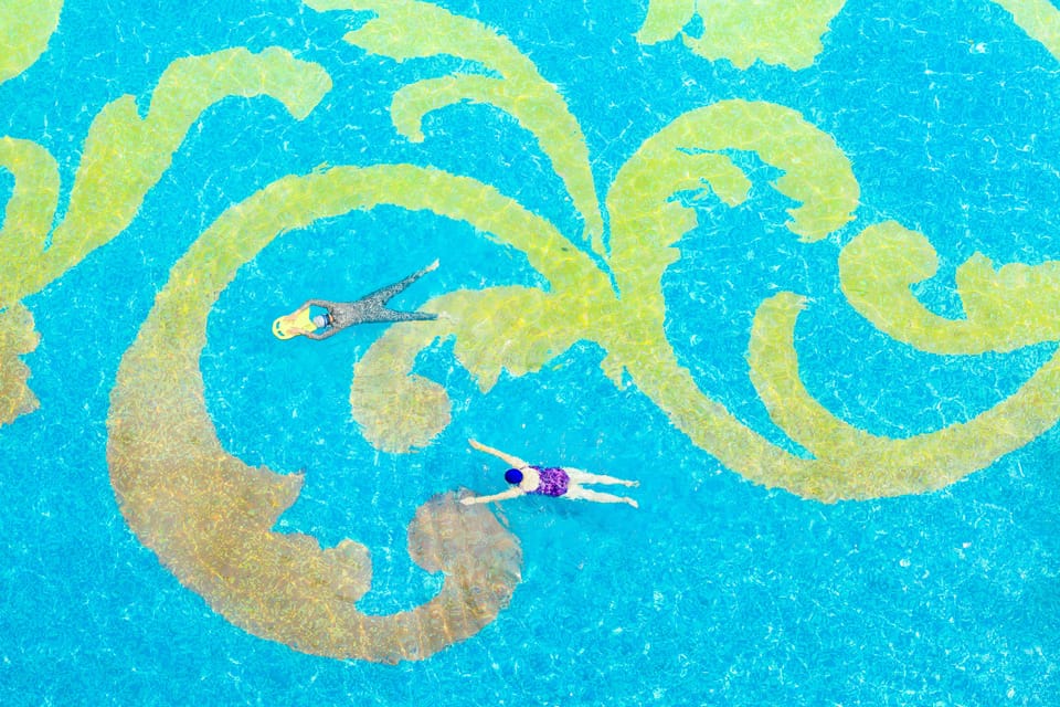 Indoor pool, seasonal outdoor pool, sun loungers