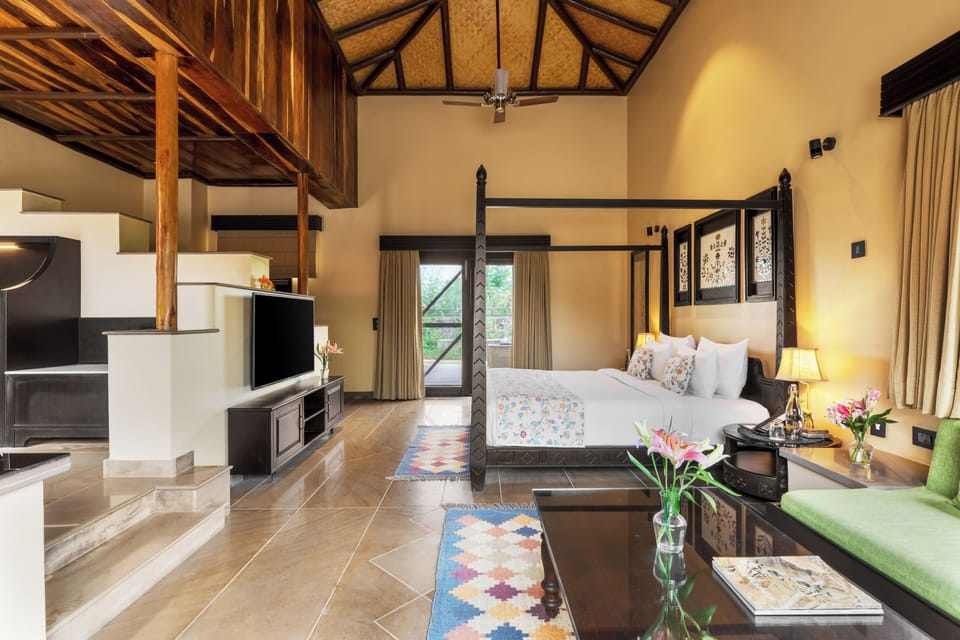 Elegant Room with Balcony | Premium bedding, minibar, desk, laptop workspace