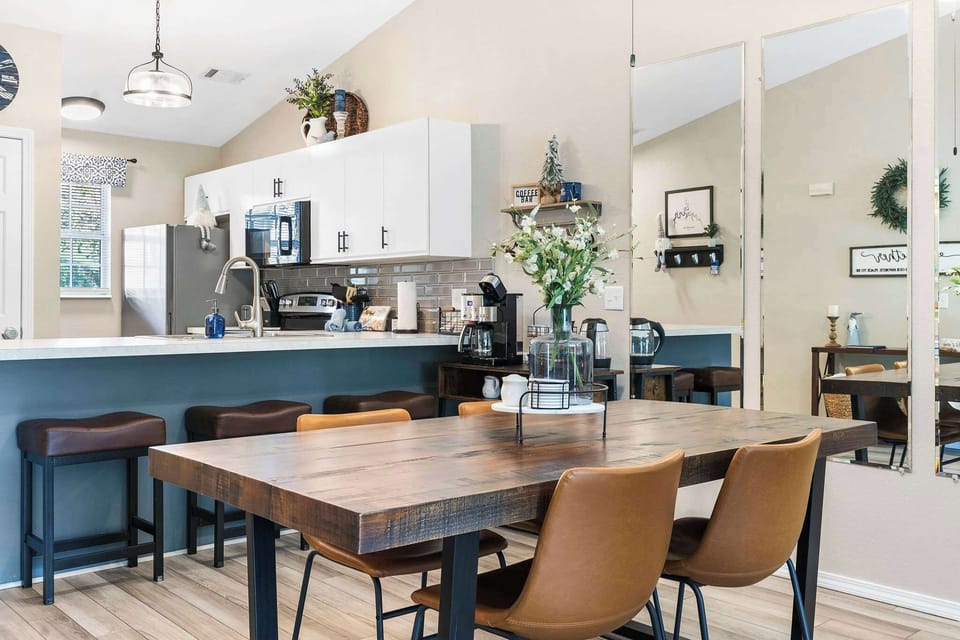 Condo, 1 King Bed with Sofa bed, Patio, Golf View (Vansen's Golfshores) | Dining
