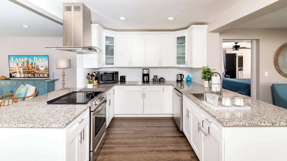 House, Multiple Beds, Pool Access, Garden View (Sun Bay Getaway) | Private kitchen | Coffee/tea maker, fridge, microwave, oven