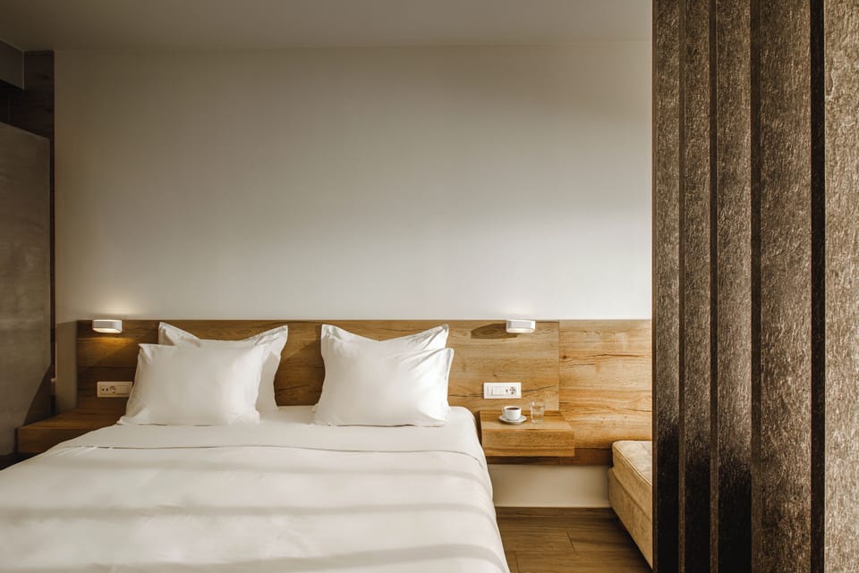 Premium bedding, down comforters, in-room safe, individually furnished