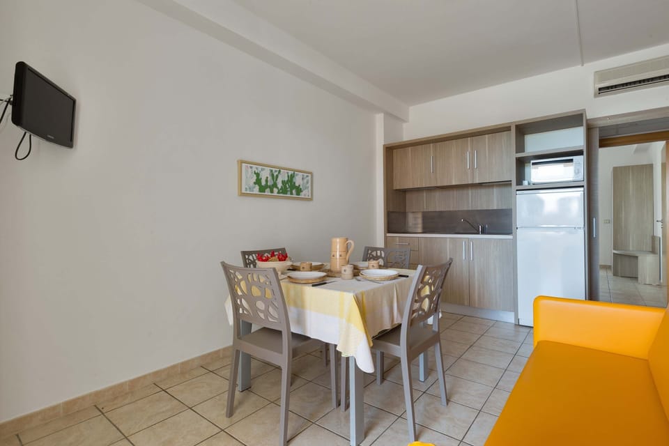 Apartment | Dining room