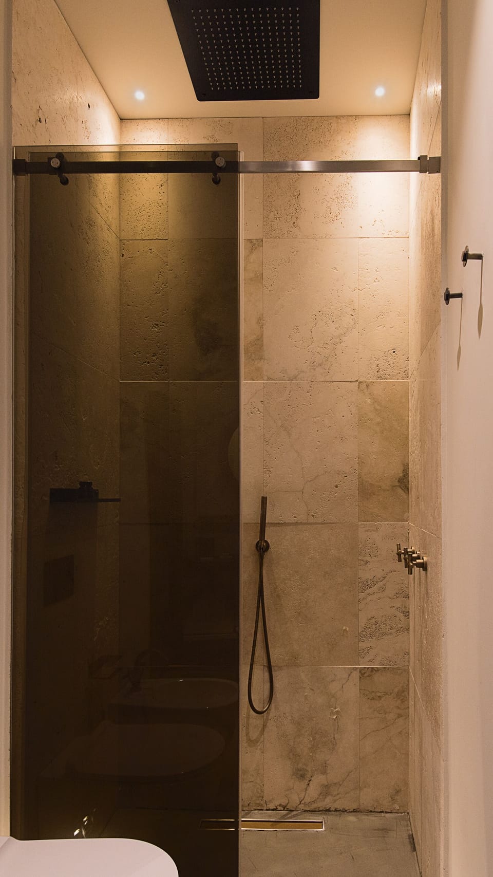 Deluxe Room | Bathroom | Hair dryer, slippers, bidet, towels