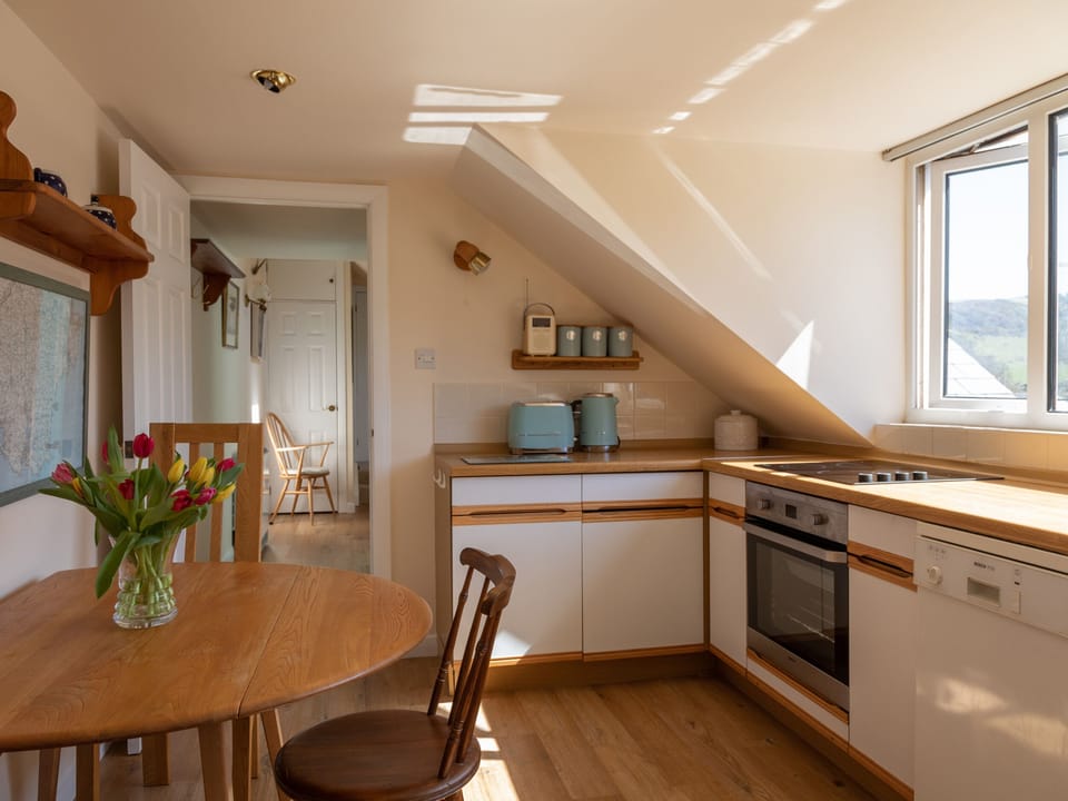Cottage | Private kitchen | Fridge, dishwasher, cookware/dishes/utensils
