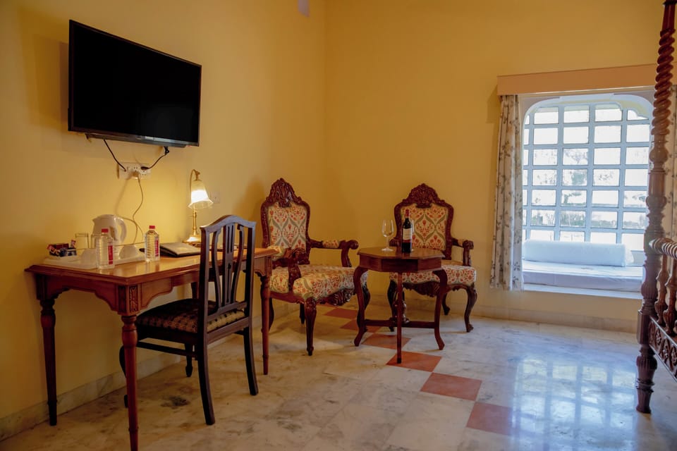 Deluxe Studio | In-room safe, rollaway beds (surcharge), WiFi (free)