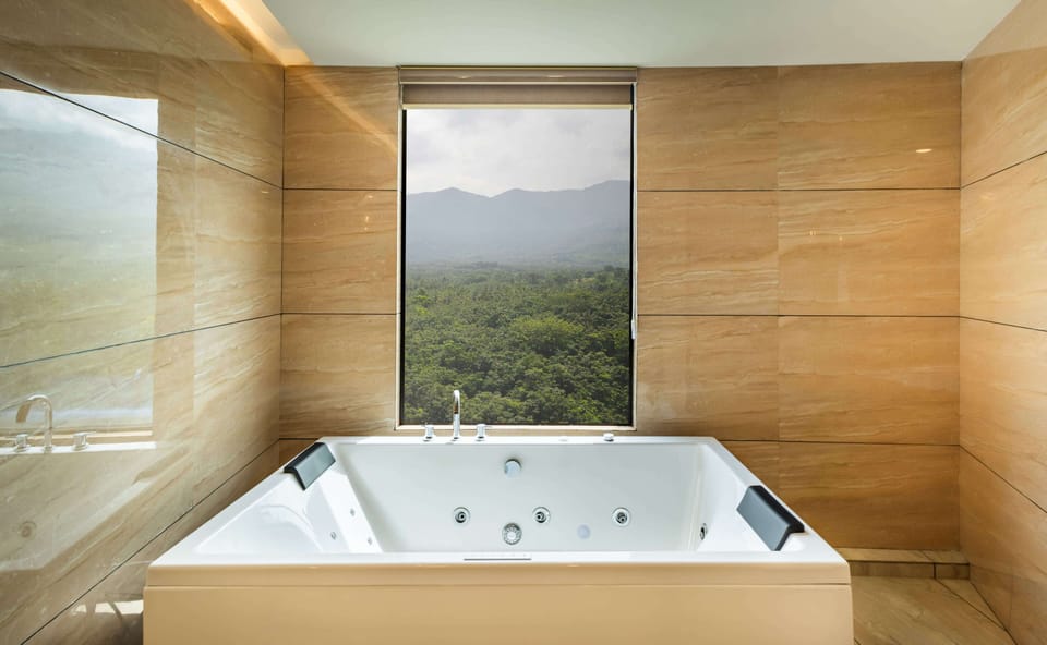 Sultan Grand | Jetted tub
