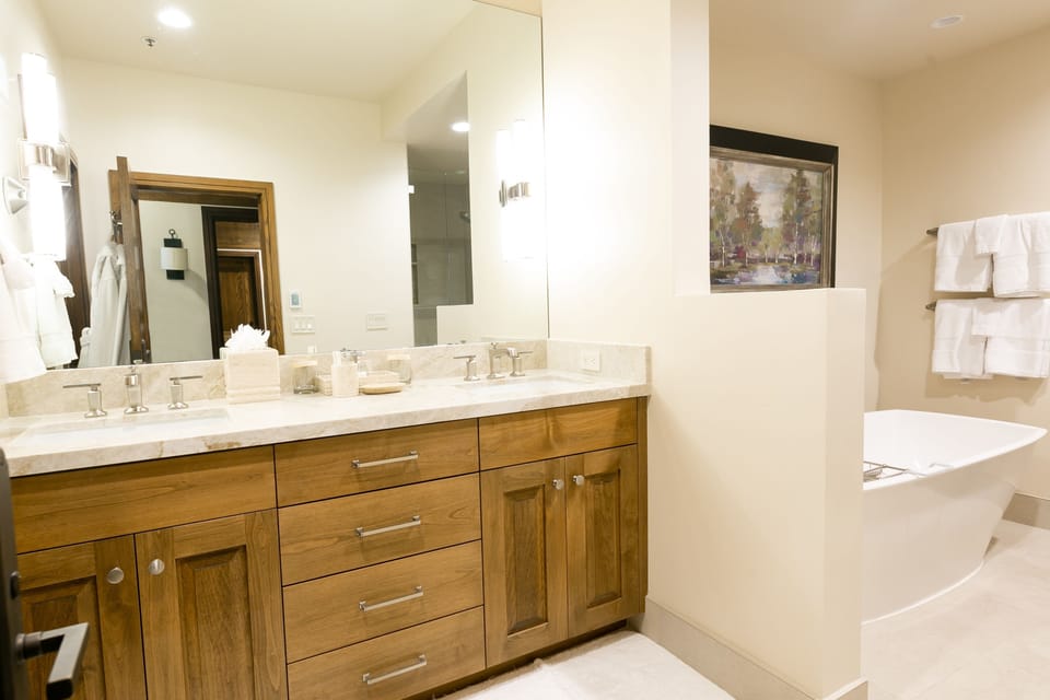 Room, 1 Bedroom | Bathroom
