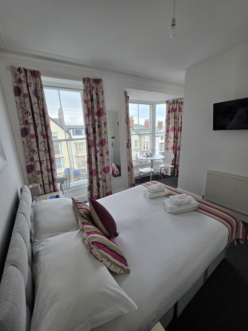 Standard Double Room 11 | Iron/ironing board, free WiFi