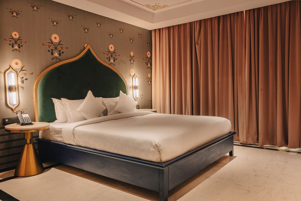 Deluxe Room, Balcony | 1 bedroom, premium bedding, pillowtop beds, minibar