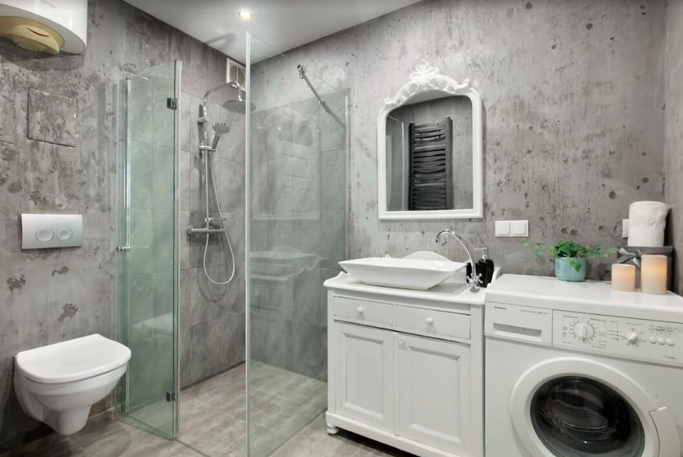 Deluxe Apartment | Bathroom | Towels