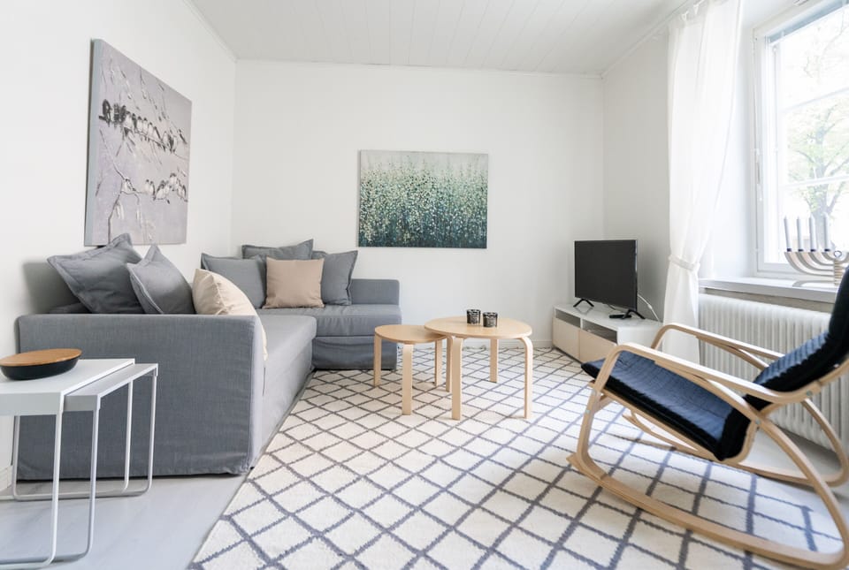 Apartment | Living area | Flat-screen TV