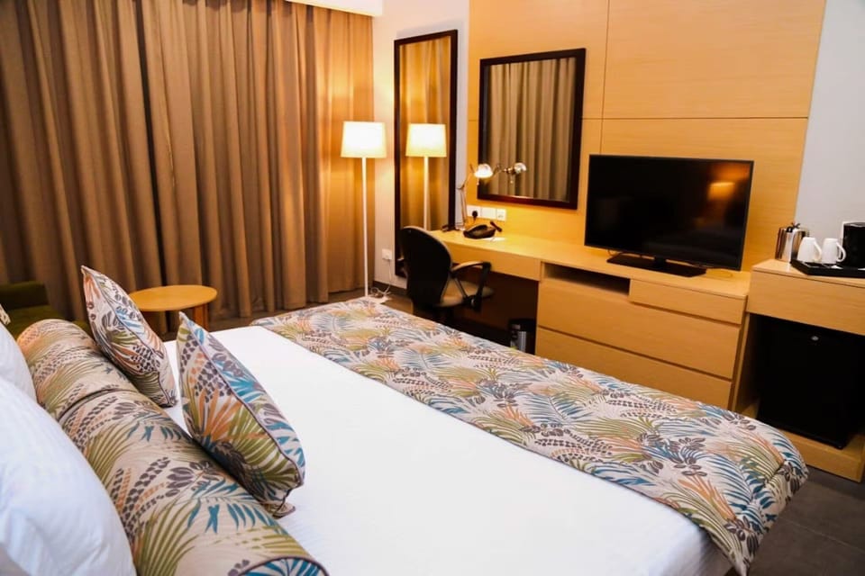 Premium bedding, minibar, in-room safe, desk