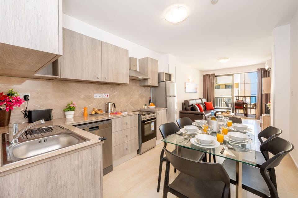 Standard Apartment, 1 Bedroom | Private kitchen | Full-size fridge, microwave, oven, stovetop