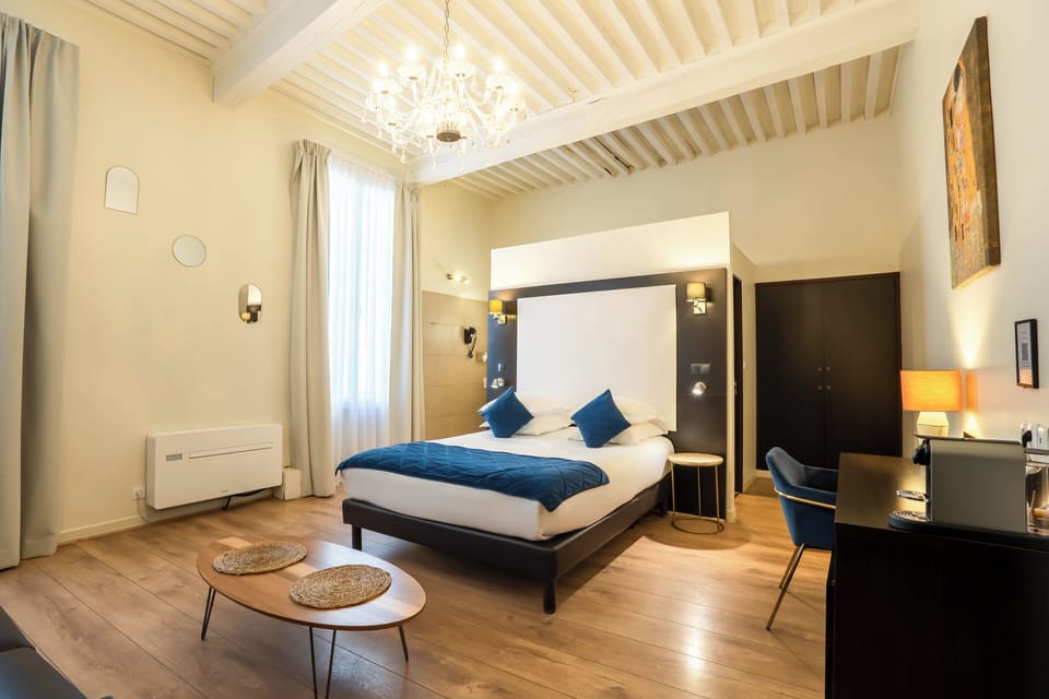 Exclusive Room | Premium bedding, minibar, in-room safe, desk