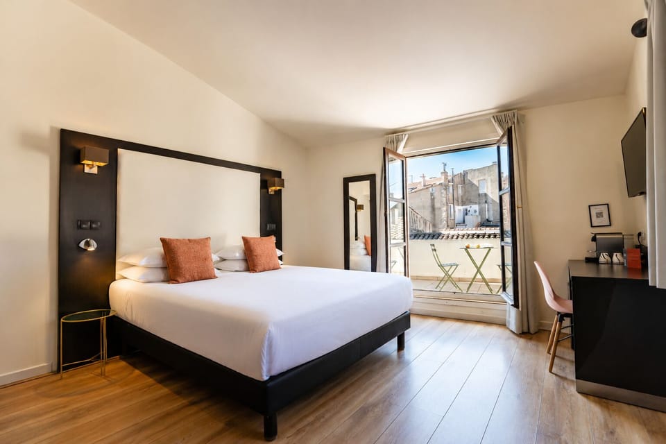 Superior Room, Terrace | Premium bedding, minibar, in-room safe, desk