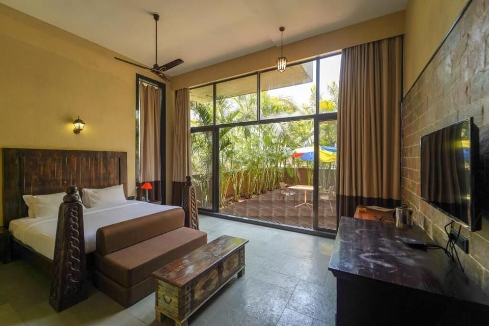 King Room | Desk, laptop workspace, blackout drapes, free WiFi