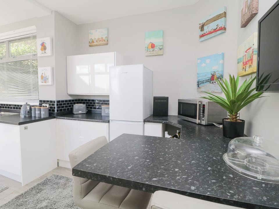 Fridge, dishwasher, electric kettle, toaster