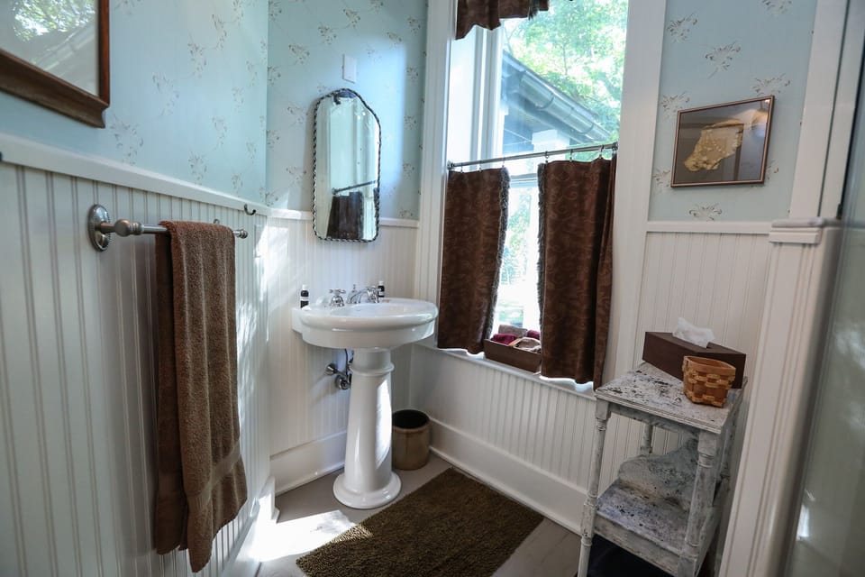 Honeymoon Double Room, Non Smoking, Garden View | Bathroom | Designer toiletries, hair dryer, bathrobes, towels