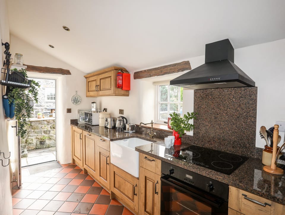 Fridge, dishwasher, electric kettle, toaster