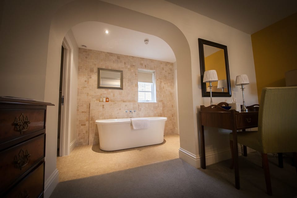 Superior Double Room | Bathroom | Separate tub and shower, designer toiletries, hair dryer, bathrobes