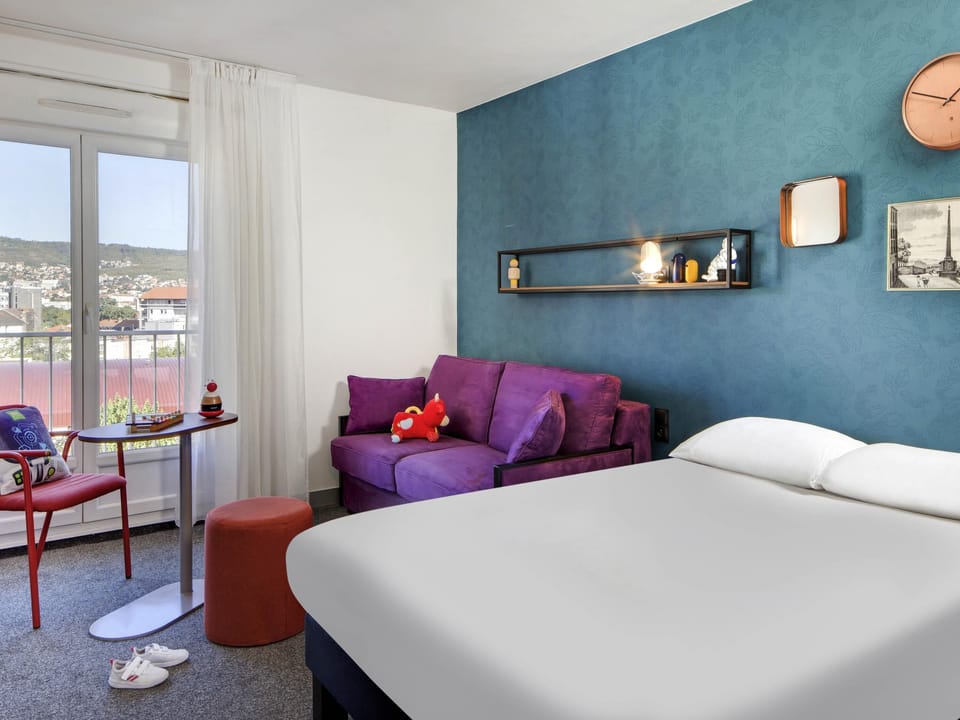 Standard Room, 1 Queen Bed with Sofa bed | Hypo-allergenic bedding, in-room safe, soundproofing, iron/ironing board