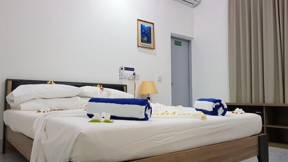 Standard Double Room | Iron/ironing board, free WiFi, bed sheets