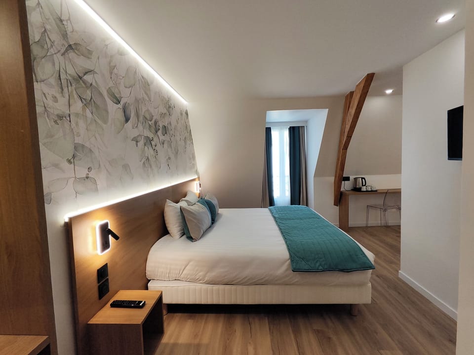 Executive Triple Room | Premium bedding, Select Comfort beds, in-room safe