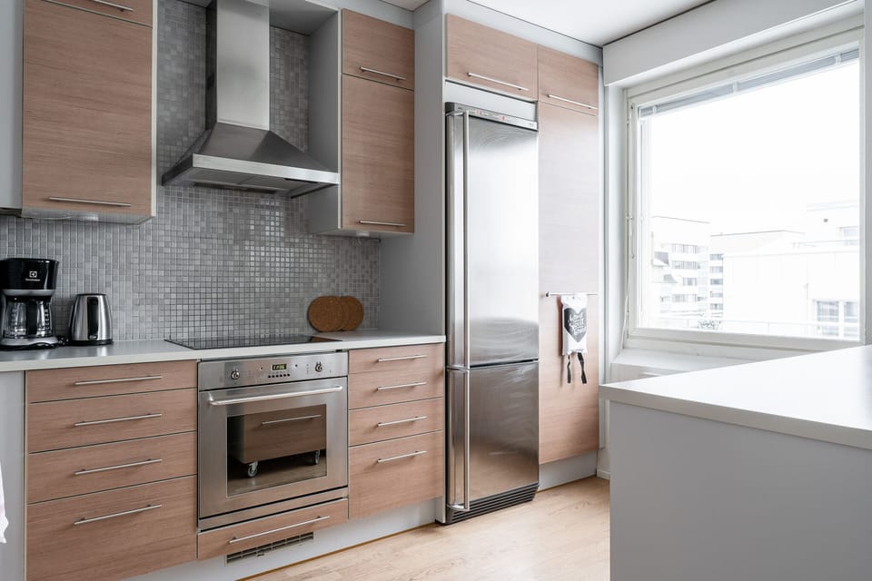 Exclusive Apartment | Private kitchen | Full-size fridge, microwave, oven, stovetop