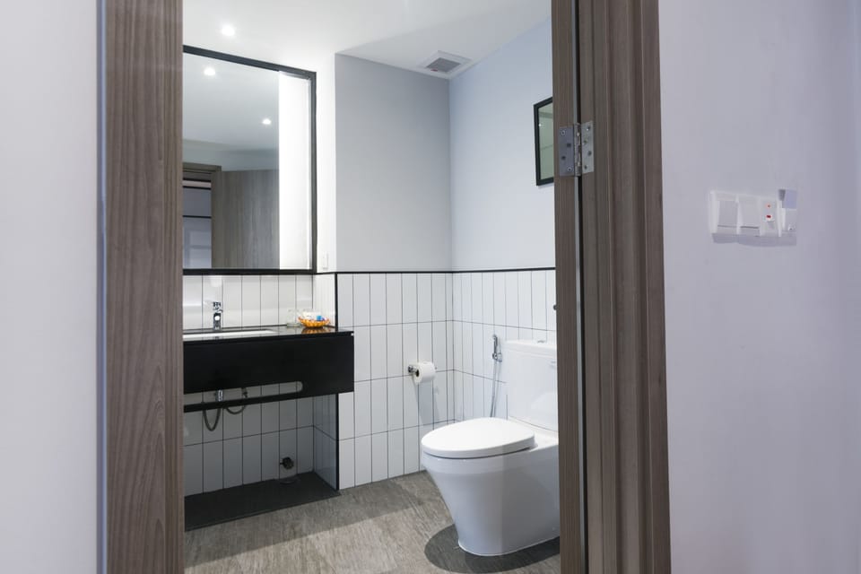 Shower, free toiletries, hair dryer, bathrobes