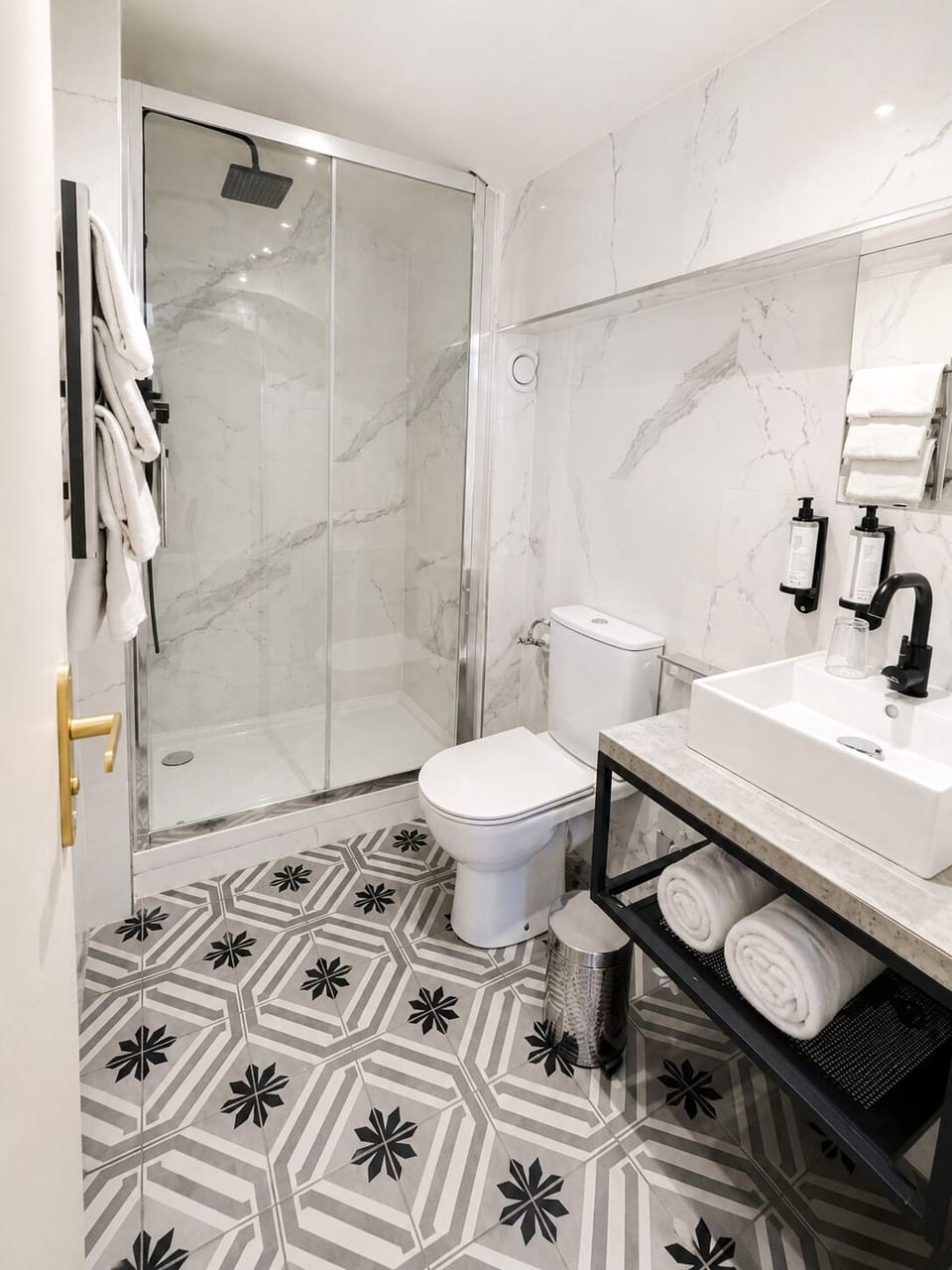Classic Studio | Bathroom | Shower, towels, soap, shampoo