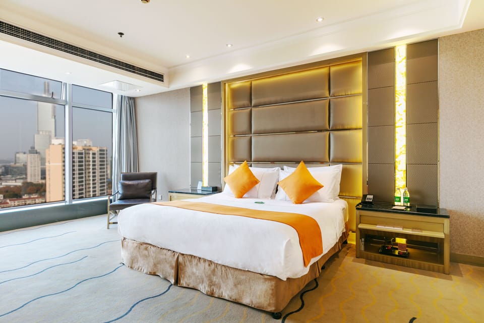 Elite Suite, 1 Bedroom, City View | 1 bedroom, free cribs/infant beds, free WiFi, bed sheets