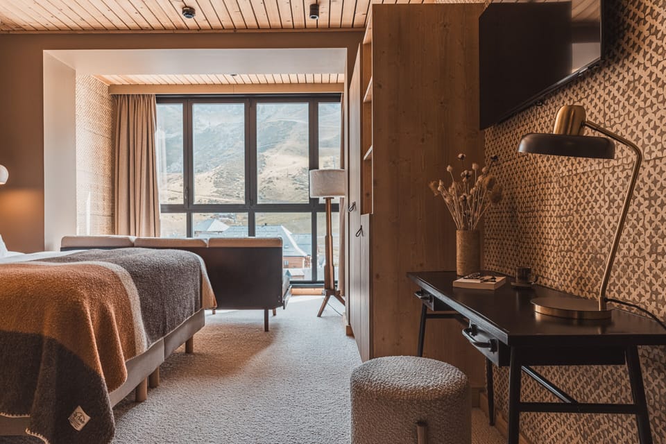 Premium bedding, down comforters, pillowtop beds, minibar