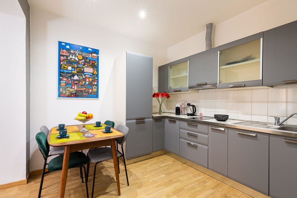 City Studio | Private kitchen | Full-size fridge, oven, stovetop, dishwasher